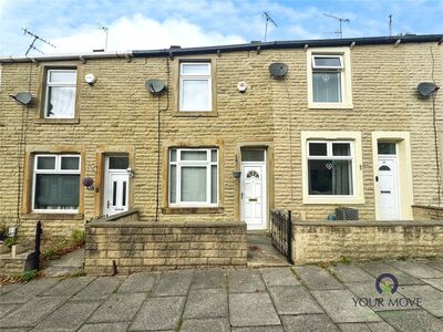 3 bedroom Mid Terrace House for sale