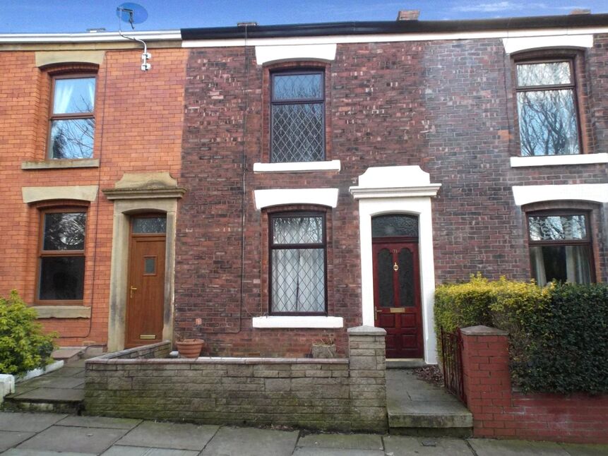 2 bedroom Mid Terrace House for sale