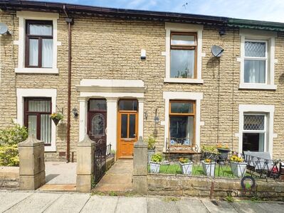 3 bedroom Mid Terrace House for sale