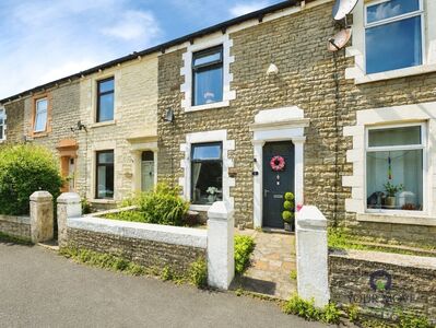 2 bedroom Mid Terrace House for sale