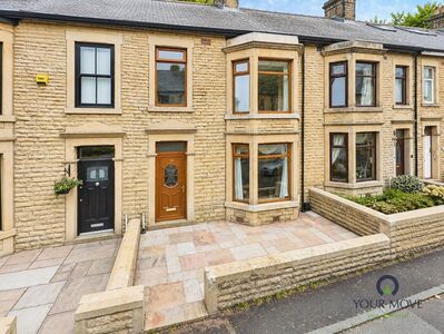 4 bedroom Mid Terrace House for sale