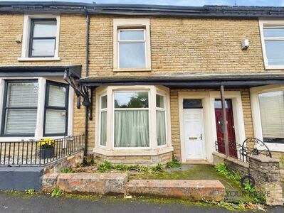 3 bedroom Mid Terrace House for sale