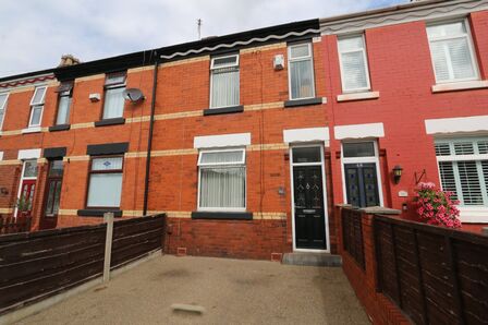 Victoria Street, 2 bedroom Mid Terrace House for sale, £190,000
