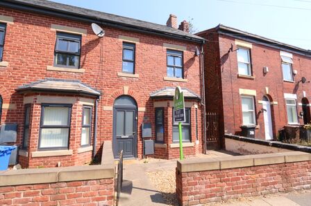 Fairfield Road, 3 bedroom Mid Terrace House to rent, £1,300 pcm