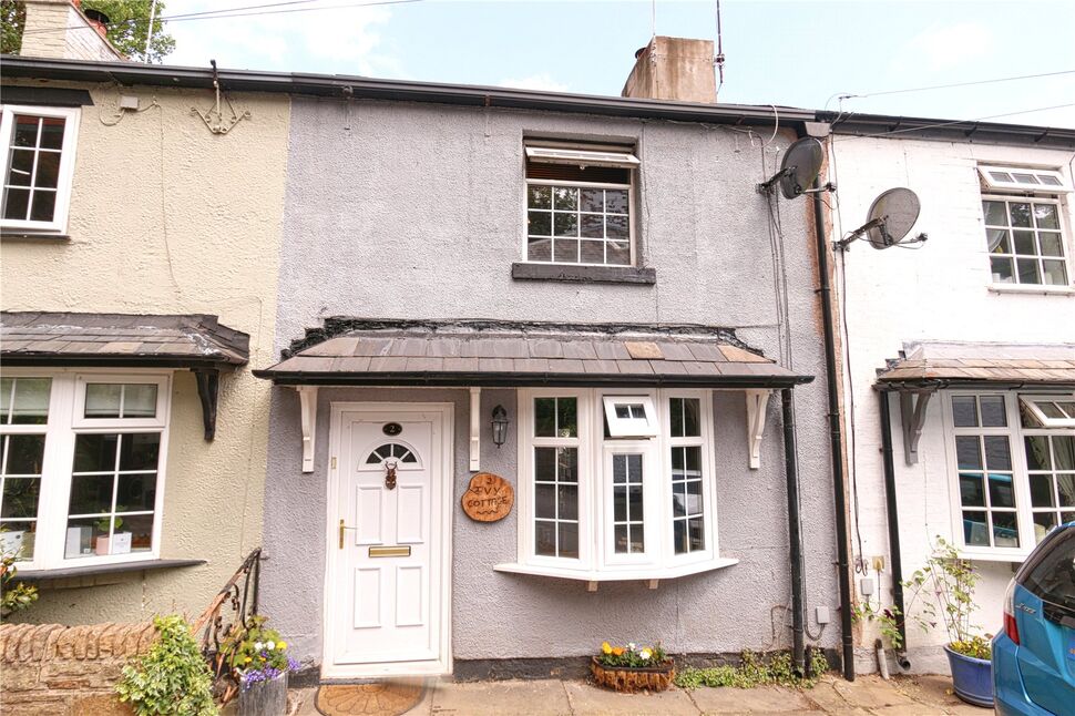 2 bedroom Mid Terrace House for sale