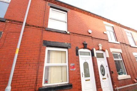 2 bedroom Mid Terrace House to rent