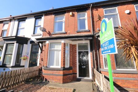 3 bedroom Mid Terrace House to rent