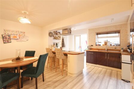 5 bedroom Semi Detached House for sale
