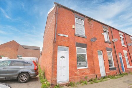 Howard Street, 2 bedroom Mid Terrace House for sale, £140,000