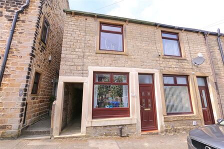 2 bedroom End Terrace House for sale