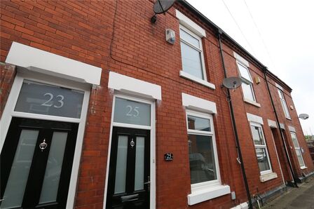 Lime Grove, 2 bedroom Mid Terrace House to rent, £900 pcm