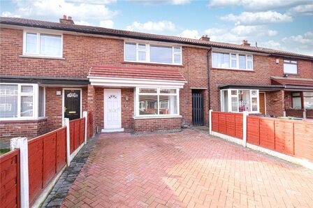 3 bedroom Mid Terrace House for sale