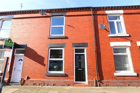 2 bedroom Mid Terrace House for sale