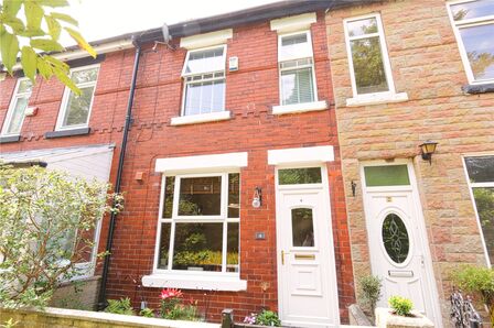 2 bedroom Mid Terrace House for sale