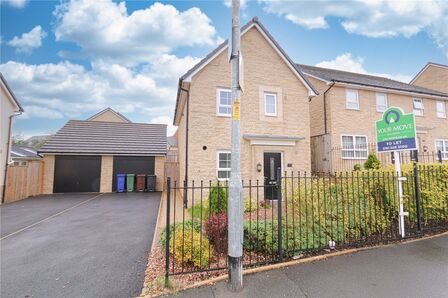 Fields Farm Road, 3 bedroom Semi Detached House to rent, £1,450 pcm