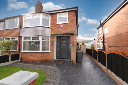 Manton Avenue, 3 bedroom Semi Detached House to rent, £1,500 pcm