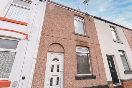 2 bedroom Mid Terrace House to rent