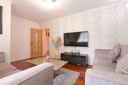 3 bedroom Mid Terrace House for sale