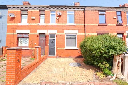 2 bedroom Mid Terrace House for sale