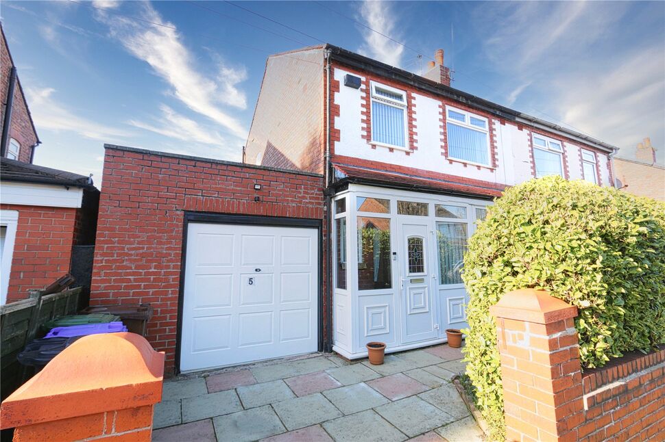 Main image of 3 bedroom Semi Detached House for sale, Hewitt Avenue, Denton, Greater Manchester, M34