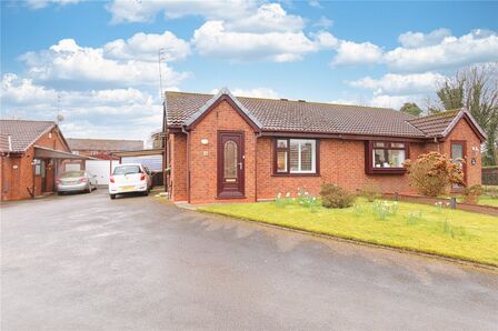 Hawthorn Road, 2 bedroom Semi Detached Bungalow for sale, &pound;300,000