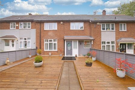 3 bedroom Mid Terrace House for sale