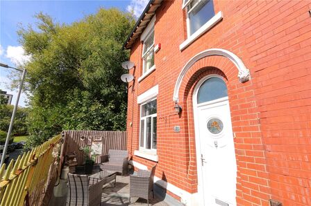 2 bedroom Semi Detached House to rent