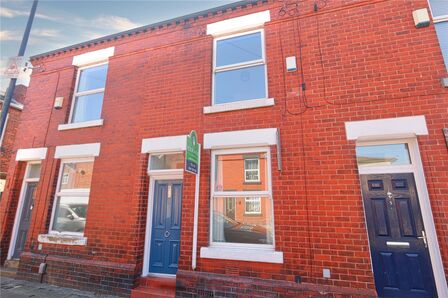 Irwin Street, 2 bedroom Mid Terrace House to rent, &pound;975 pcm