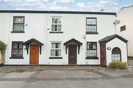 2 bedroom Mid Terrace House for sale