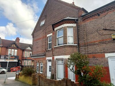 Dallow Road, 2 bedroom  Flat for sale, £162,500