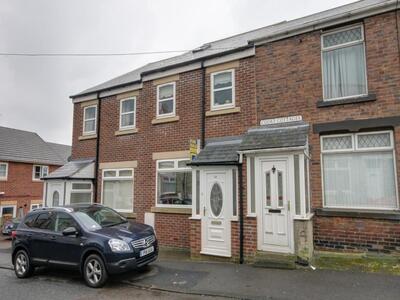 5 bedroom Mid Terrace House to rent
