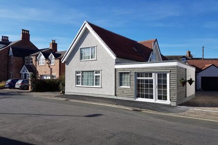 2 bedroom Semi Detached House to rent