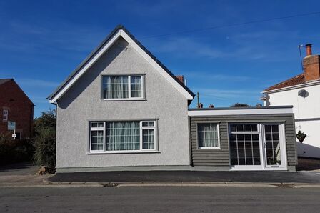 Percy Terrace, 2 bedroom Link Detached House to rent, £1,475 pcm