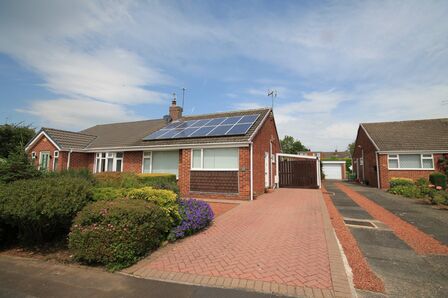 Derbyshire Drive, 2 bedroom Semi Detached Bungalow to rent, £750 pcm