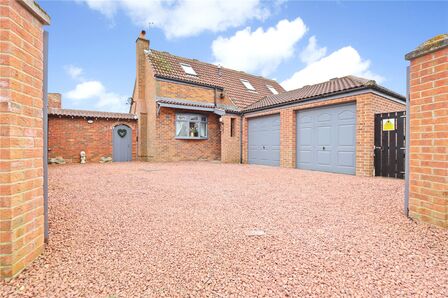Hawthorn Place, 4 bedroom Detached House for sale, £285,000
