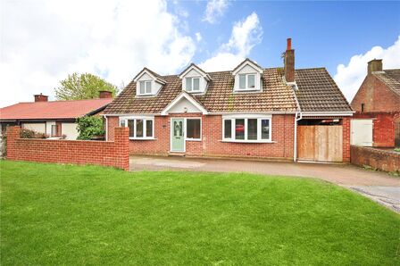 Lowland Road, 3 bedroom Detached House for sale, £285,000