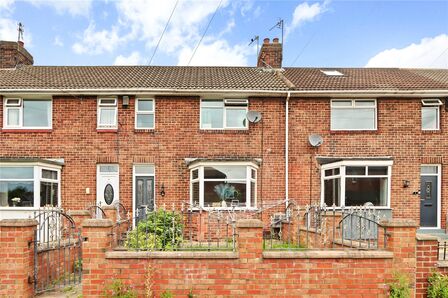 3 bedroom Mid Terrace House for sale
