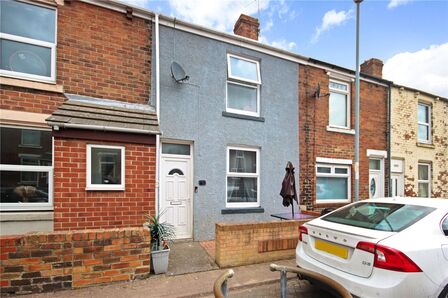 2 bedroom Mid Terrace House for sale