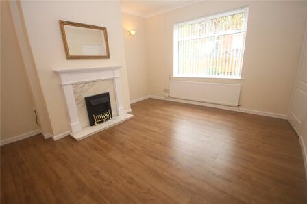 Low Graham Street, 2 bedroom Mid Terrace House to rent, £600 pcm