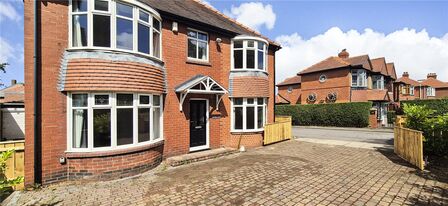 Moor Edge, 4 bedroom Detached House to rent, £1,950 pcm