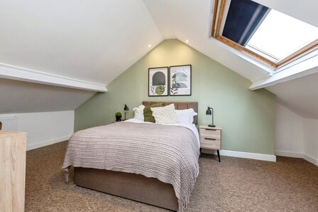 1 bedroom Mid Terrace Room to rent