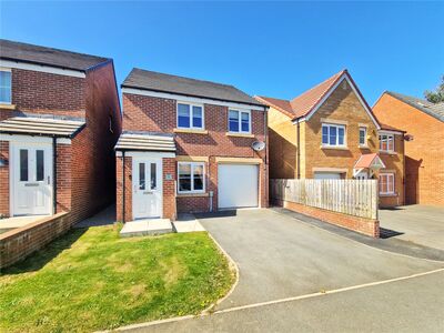 Manor Drive, 3 bedroom Detached House for sale, &pound;190,000