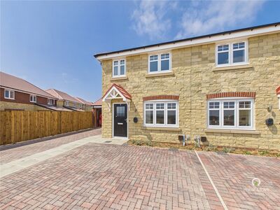 3 bedroom Semi Detached House to rent