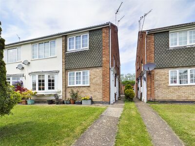 Malpas Drive, 2 bedroom  Flat to rent, £975 pcm