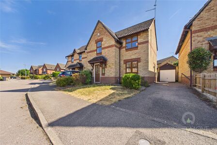 Beaune Close, 3 bedroom Detached House to rent, &pound;1,350 pcm