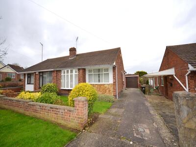 Mendip Road, 2 bedroom Semi Detached Bungalow to rent, &pound;1,100 pcm