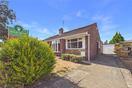 Mendip Road, 2 bedroom Semi Detached Bungalow to rent, &pound;1,100 pcm