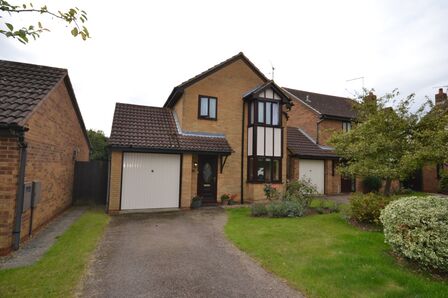 Harefoot Close, 3 bedroom Detached House to rent, £1,400 pcm