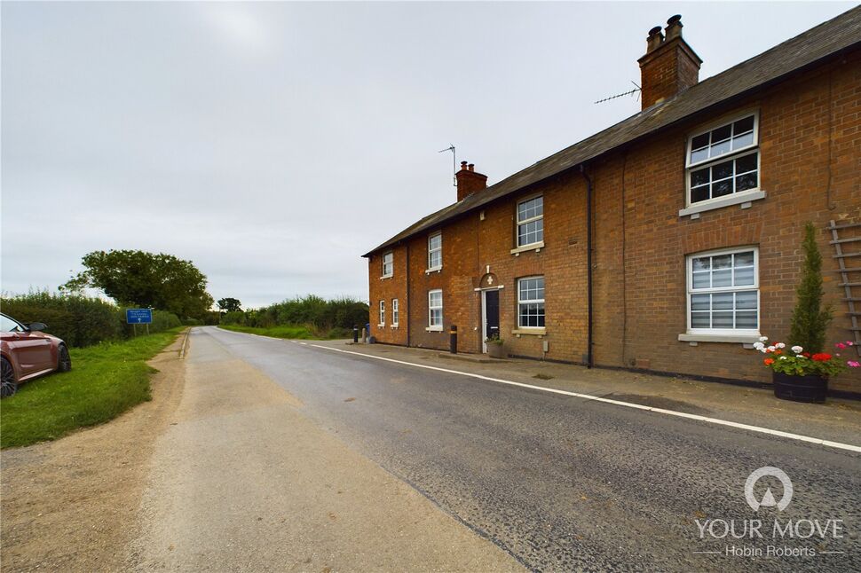 2 bedroom Mid Terrace House for sale, Kislingbury Road, Rothersthorpe