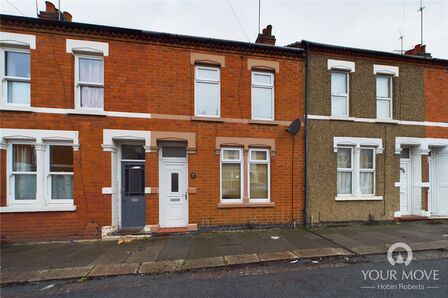 3 bedroom Mid Terrace House to rent